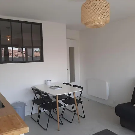 Apartment Saint-jean-de-luz, 1 Piece, 4 Personnes - Fr-1-239-571